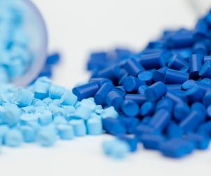 PLASTICOS BIODEGRADABLES VS. RECICLABLES